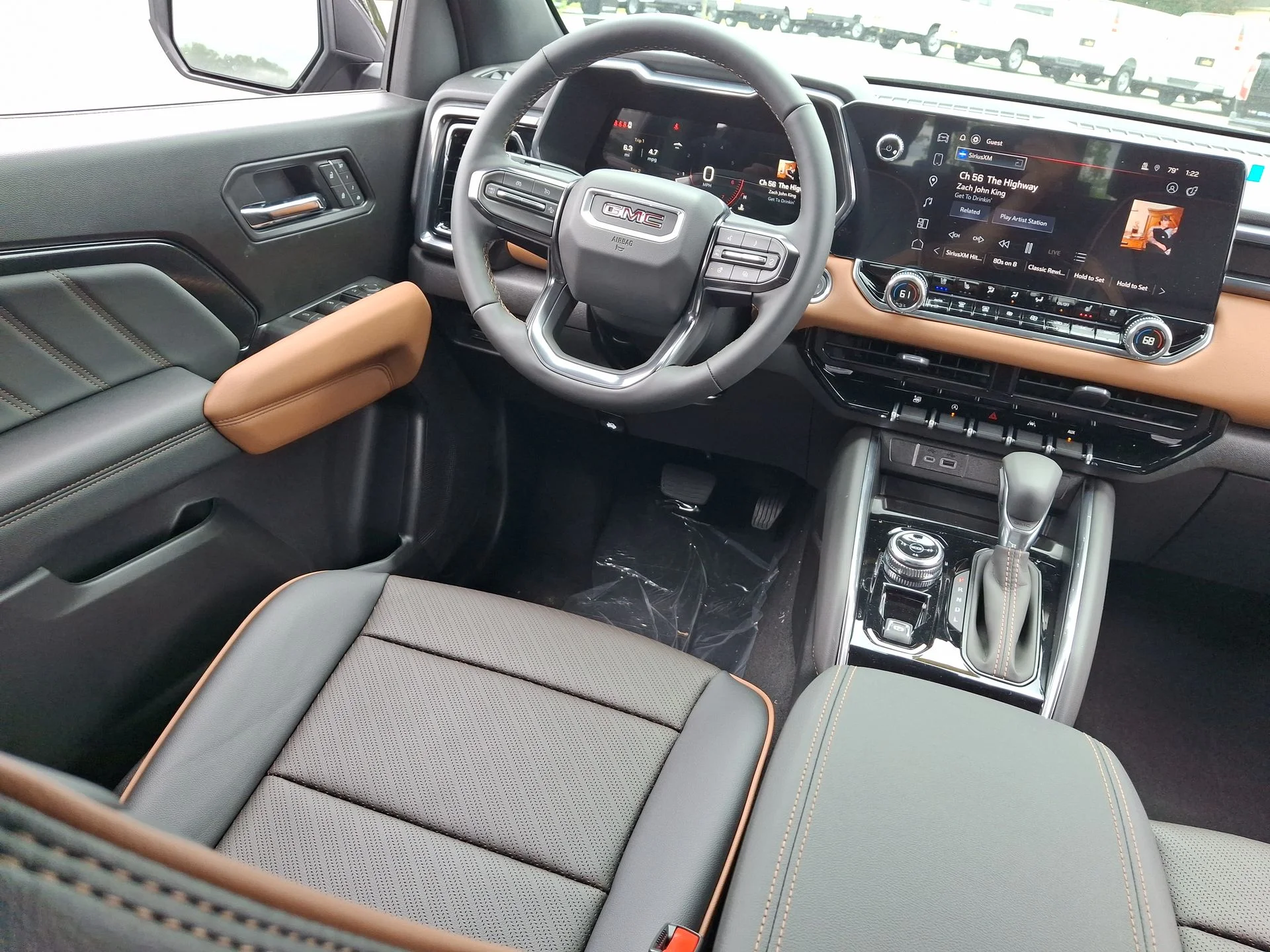 2026 GMC Canyon AT4 - Photo 15