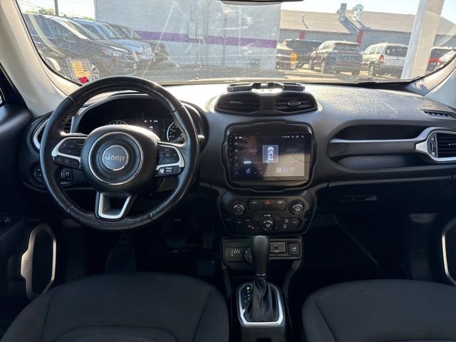 Used 2018 Blue Jeep Latitude image 14