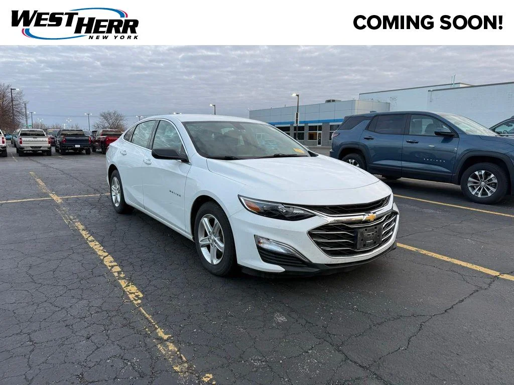 Used 2022 Summit White Chevrolet LS image 1
