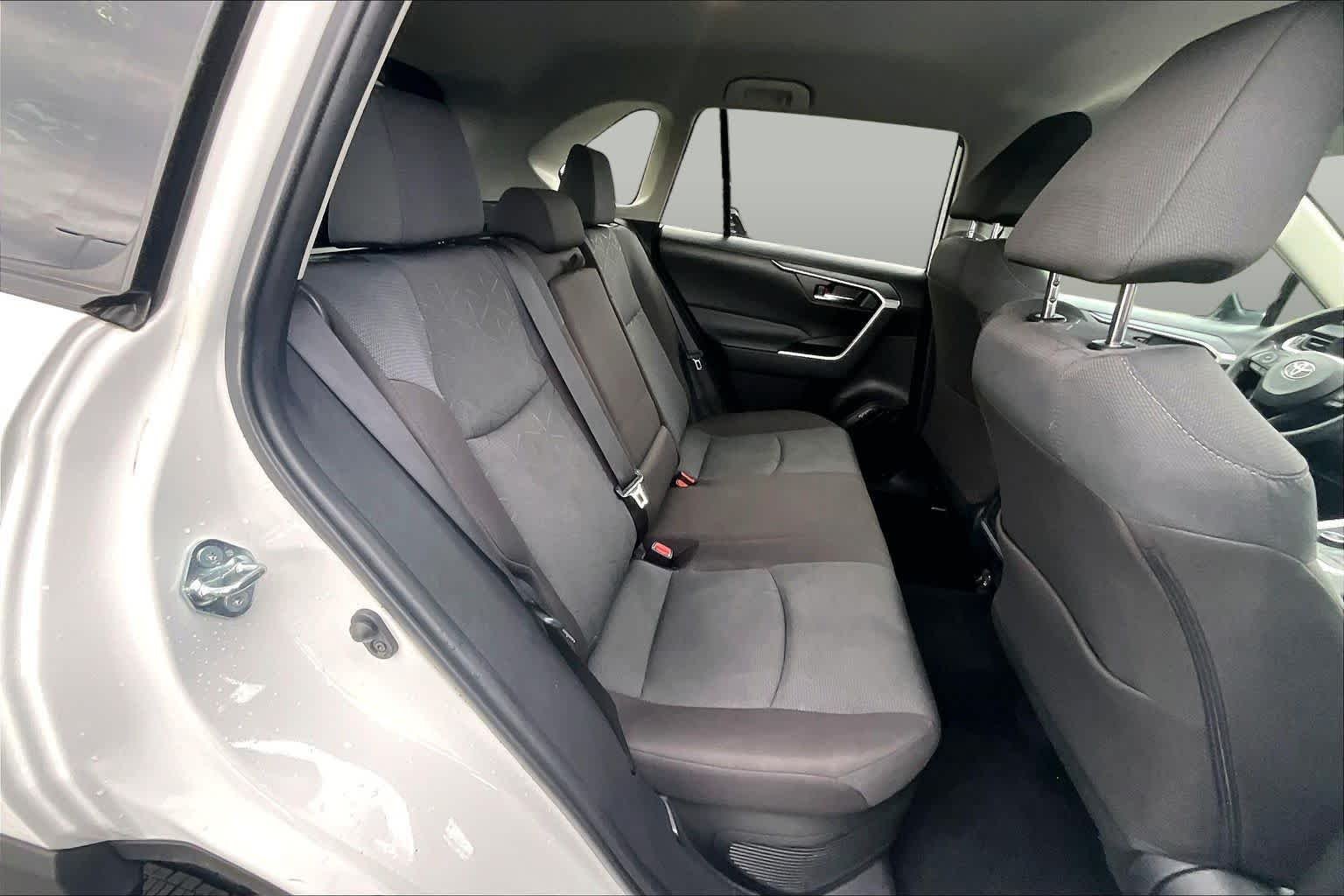 Used 2025 Ice Cap Toyota Hybrid XLE image 20