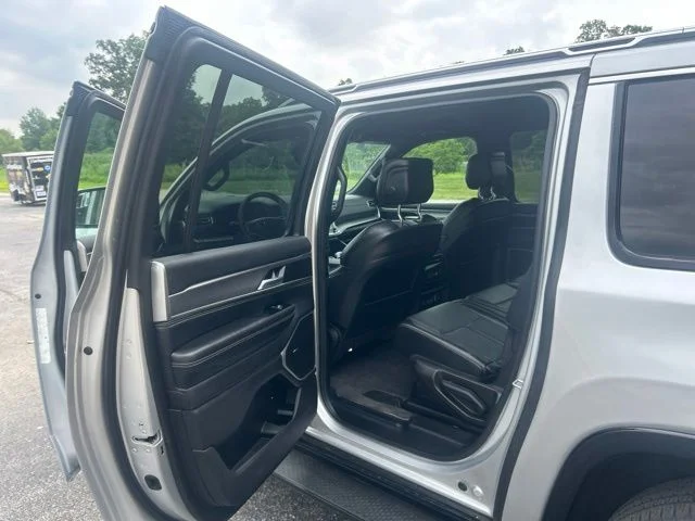 Used 2025 Silver Zynith Jeep Series II image 36