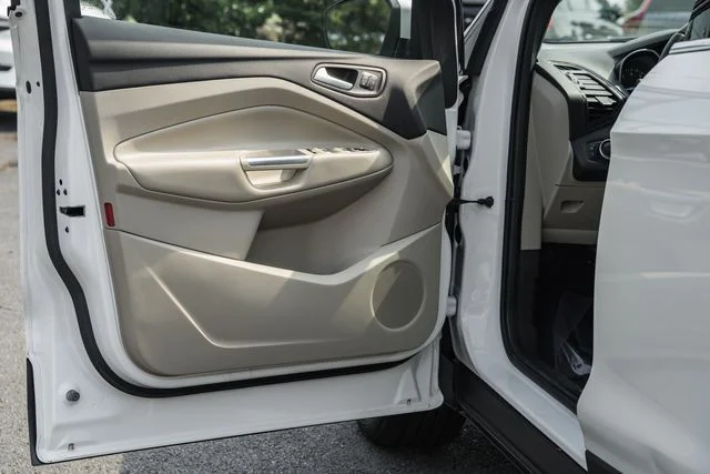 Used 2017 White Ford Titanium image 37