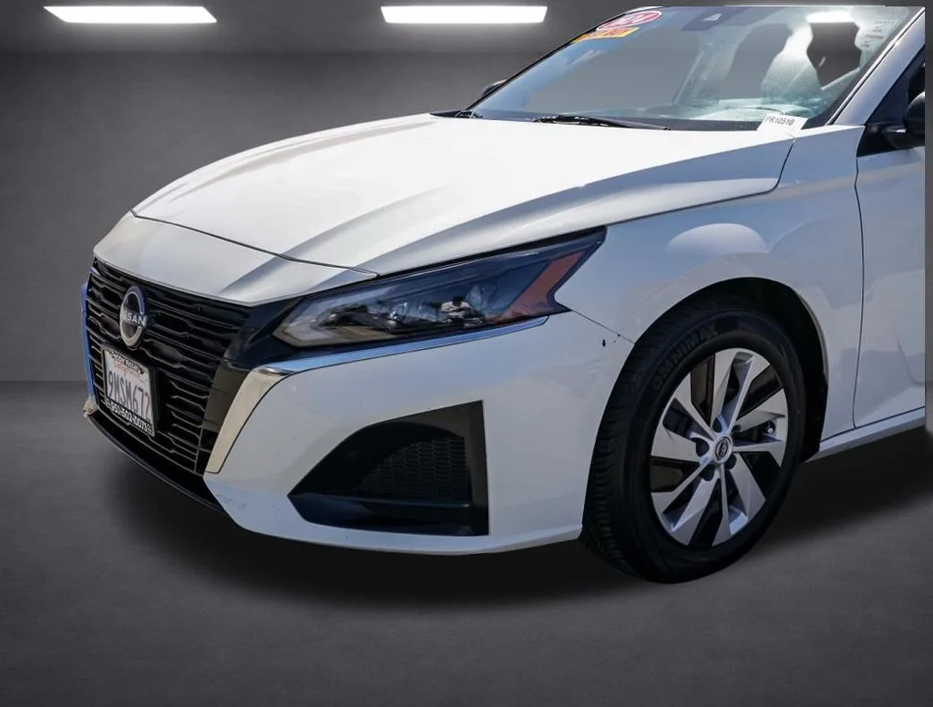 Used 2024 White Nissan 2.5 S image 9