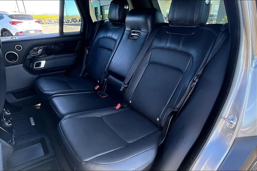Used 2021 Silver Land Rover Westminster image 26