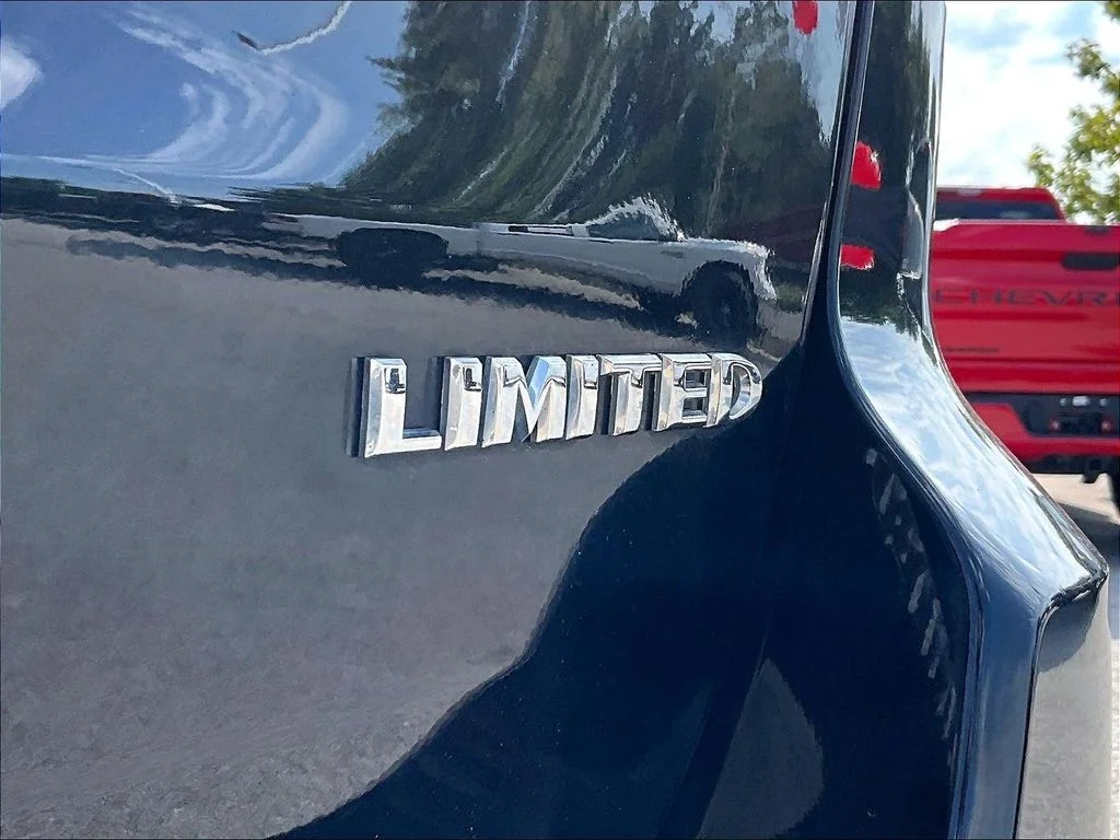Used 2019 Black Jeep Limited image 9