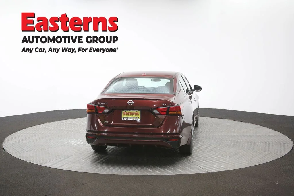 Used 2023 Red Nissan 2.5 SV image 37