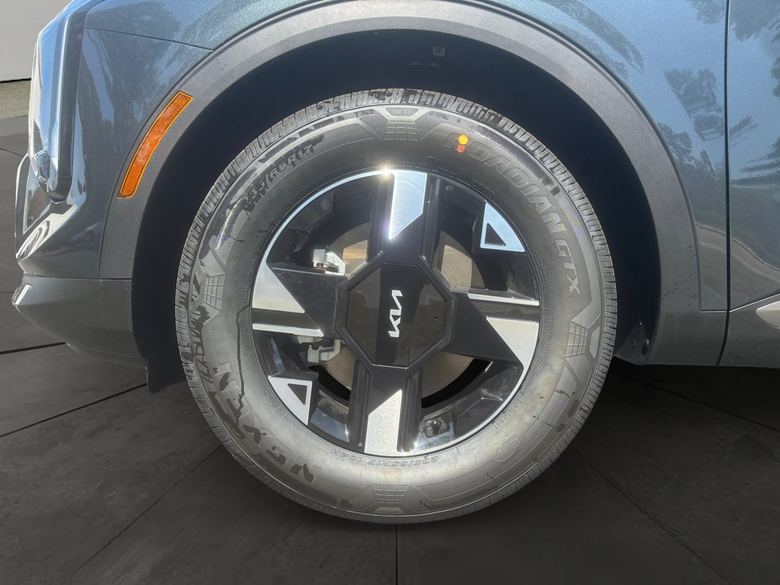 New 2026 Gravity Gray Kia LX image 14