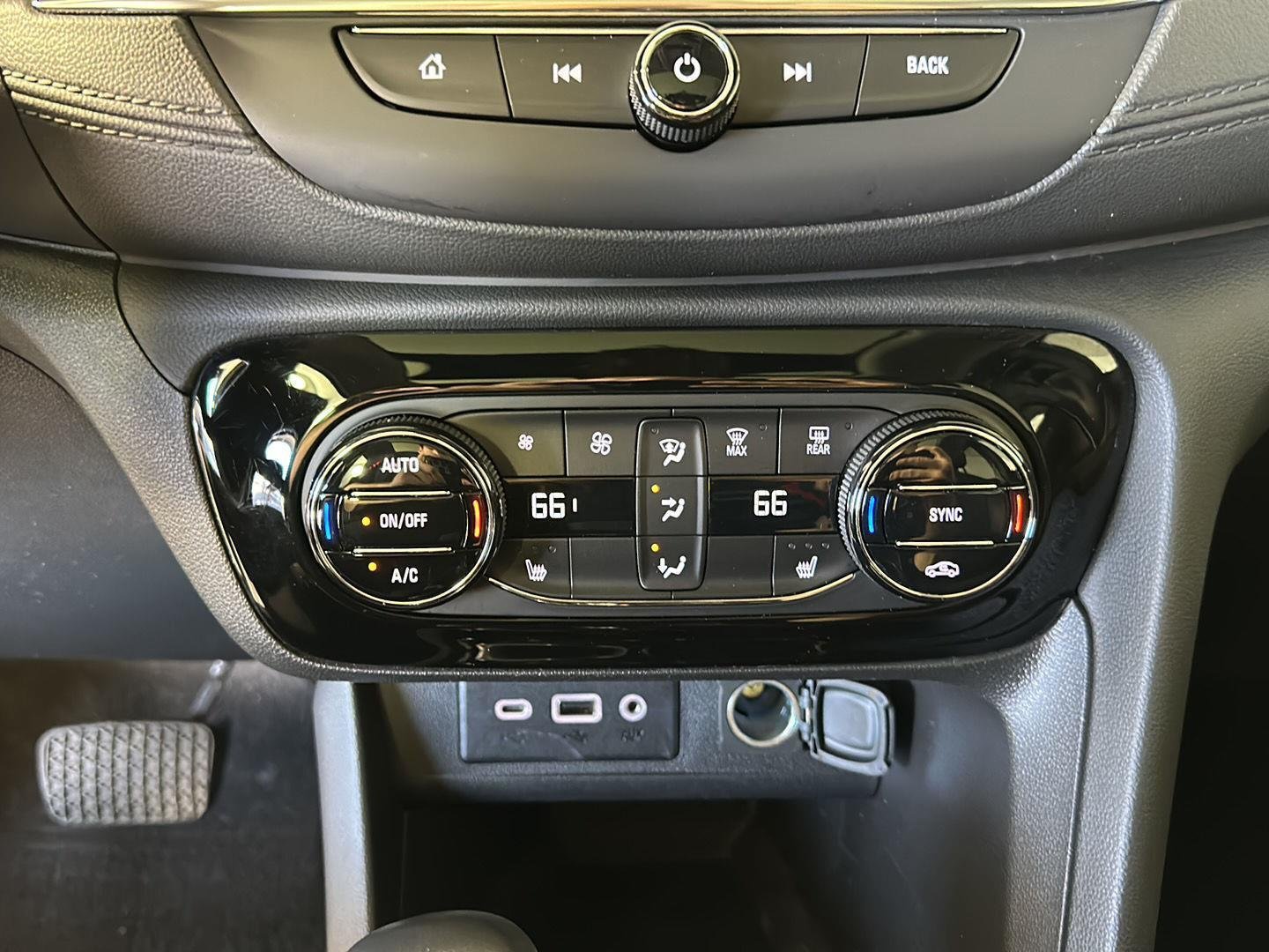 Used 2023 Ebony Twilight Metallic Buick  image 22