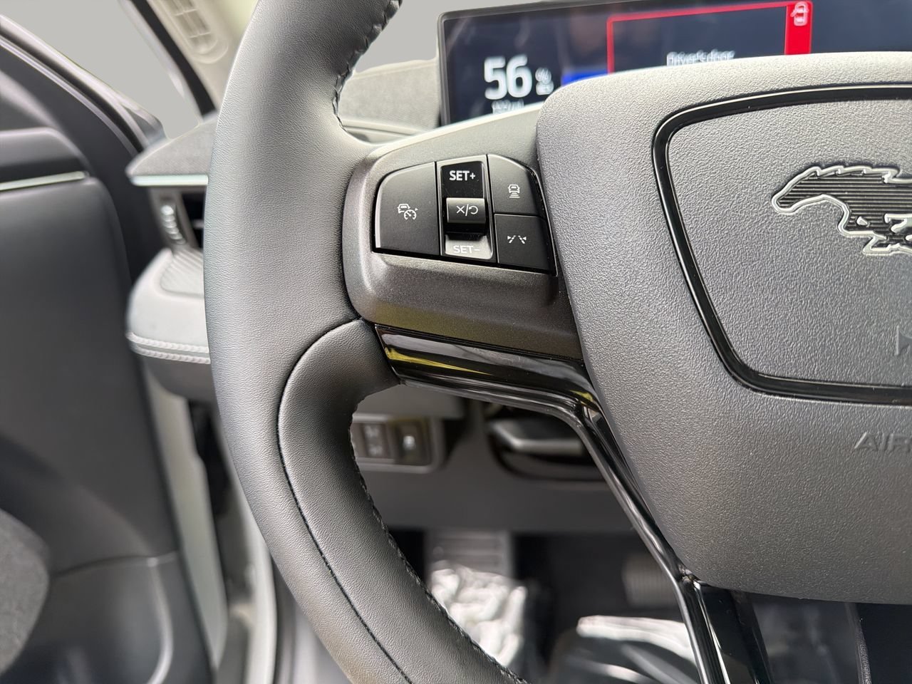 Used 2023 White Metallic Ford Premium image 28