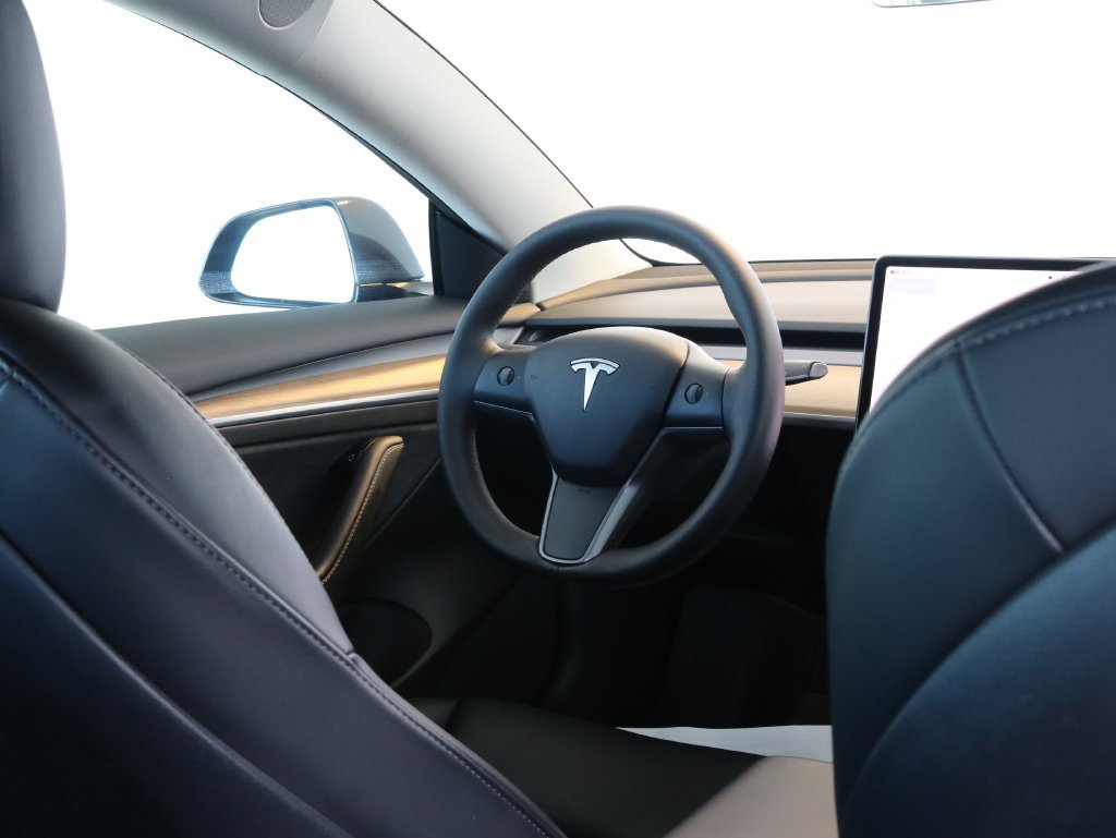 Used 2022 Silver Tesla Long Range image 36