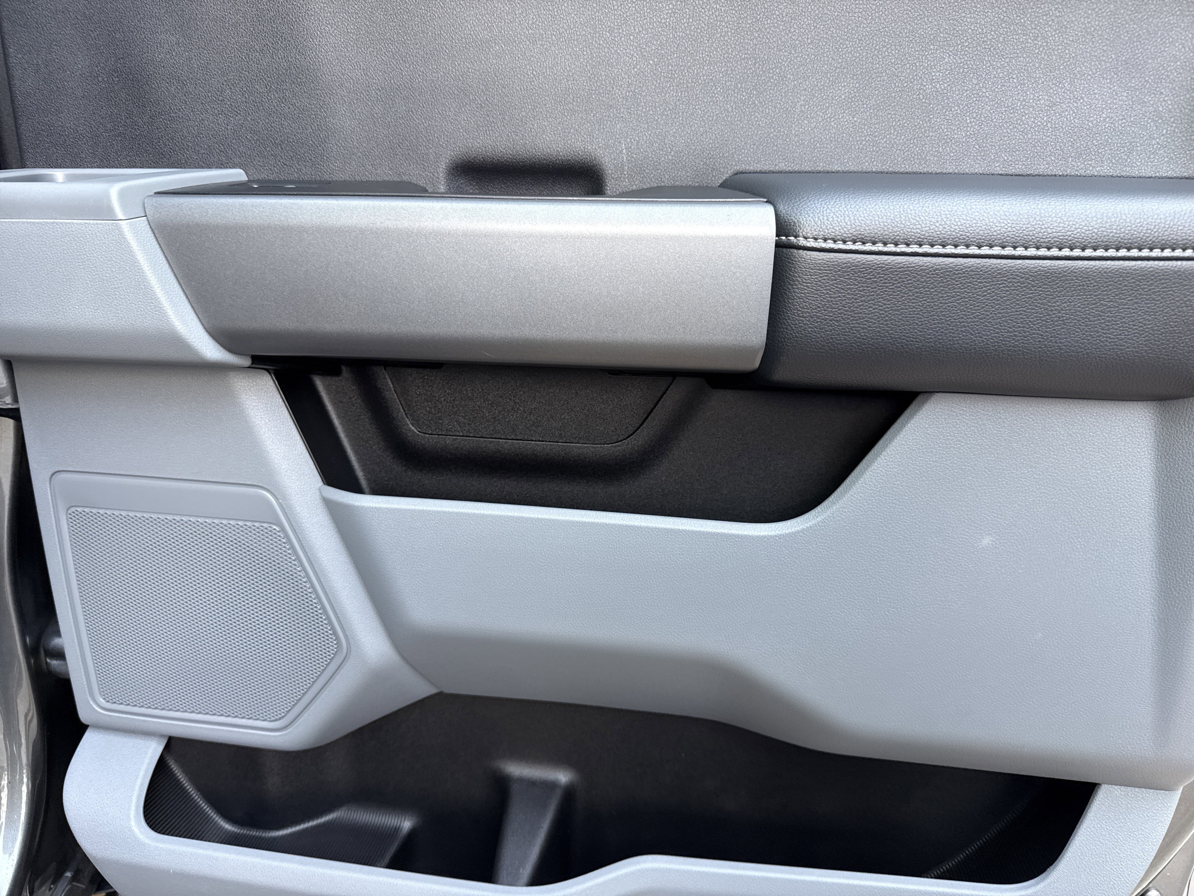 Used 2025 Gray Metallic Ford XLT image 17