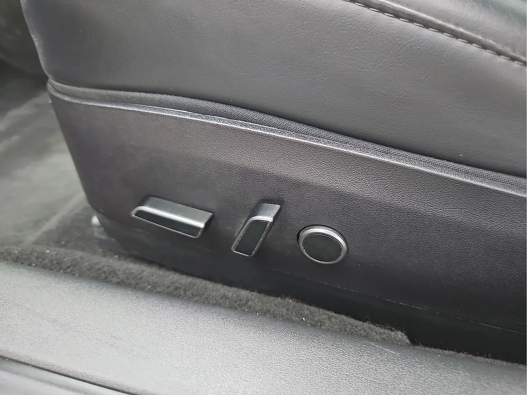 Used 2023 Blue Tesla Base image 14