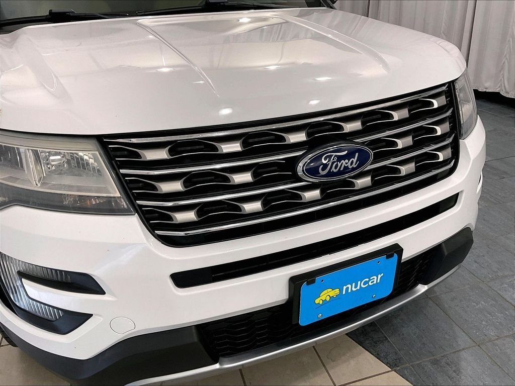 Used 2016 Oxford White Ford XLT image 31