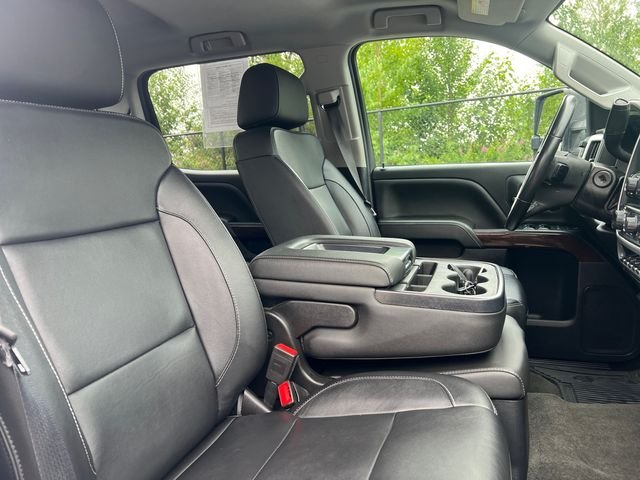 Used 2018 White Frost GMC SLE image 18