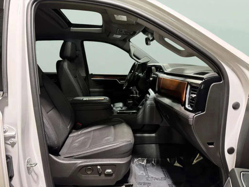 Certified Used 2022 White Frost Tricoat GMC Denali image 27