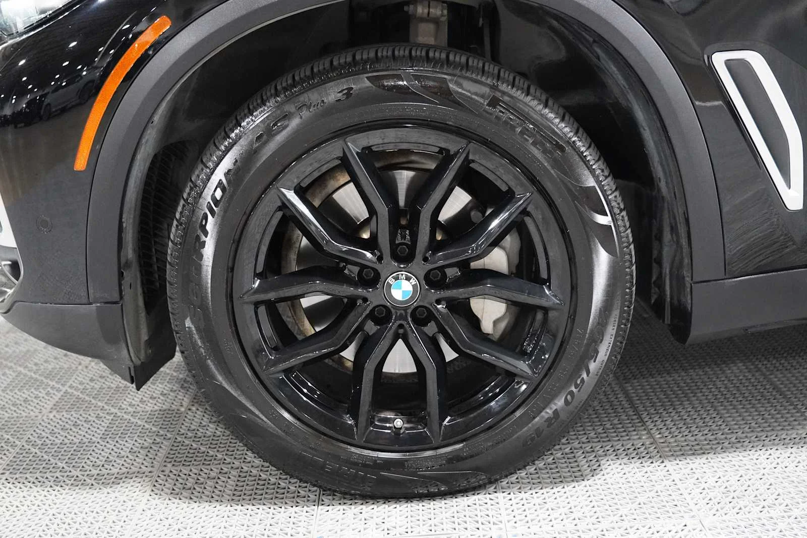 Used 2023 Jet Black BMW xDrive40i image 8