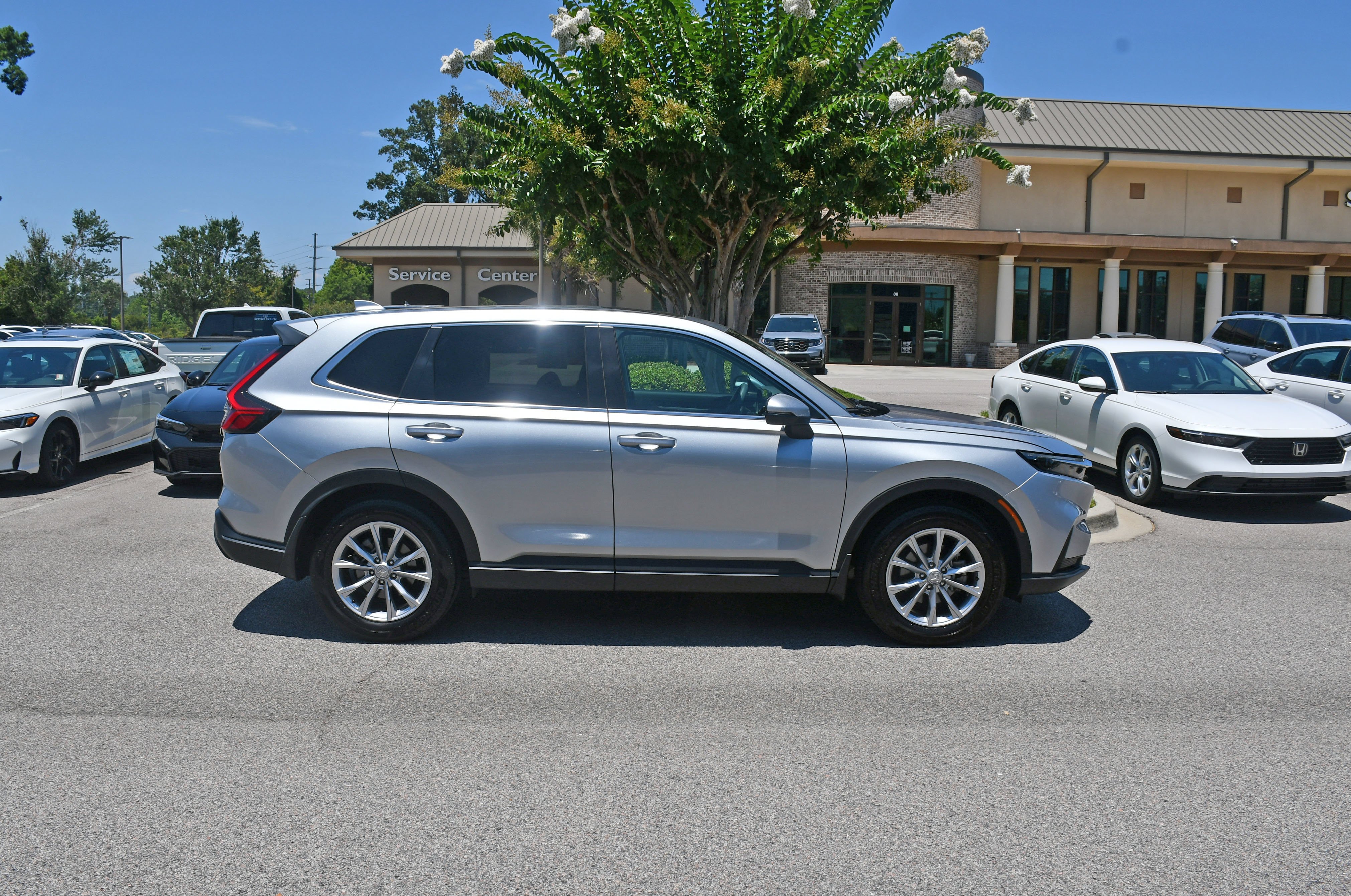 Used 2025  Honda EX image 2