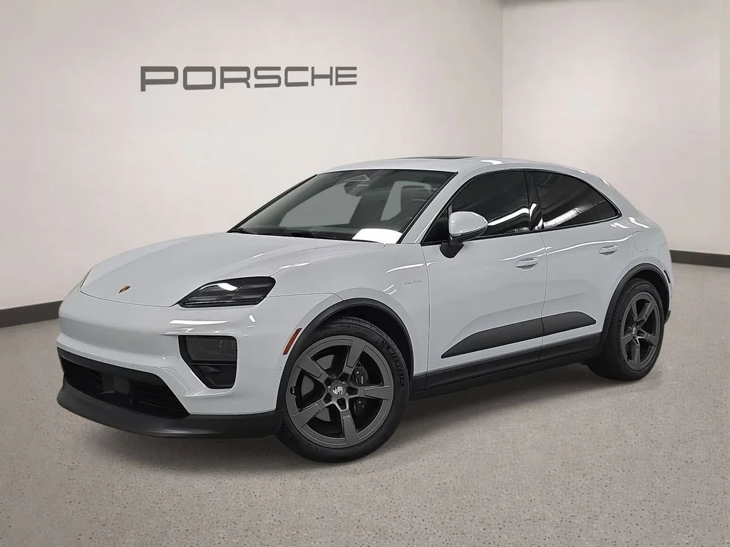 2025 Porsche Macan Macan Electric's photo