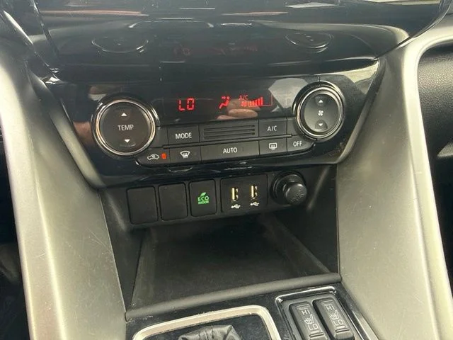 Used 2024  Mitsubishi  image 24