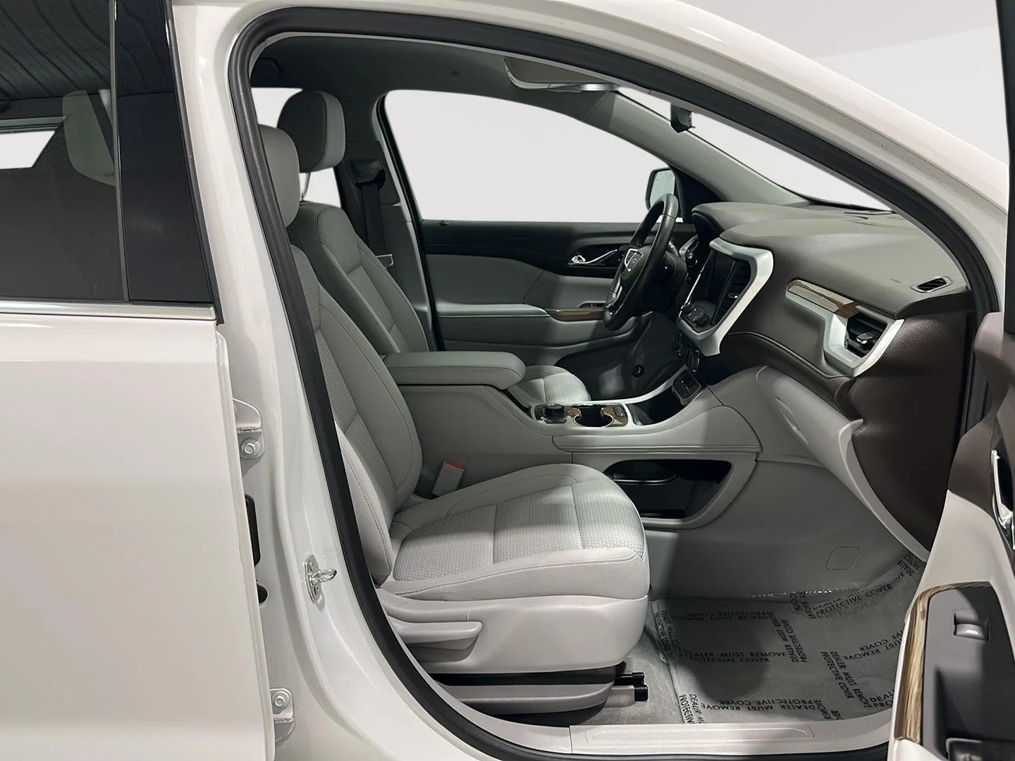 Used 2022 Summit White GMC SLE image 24