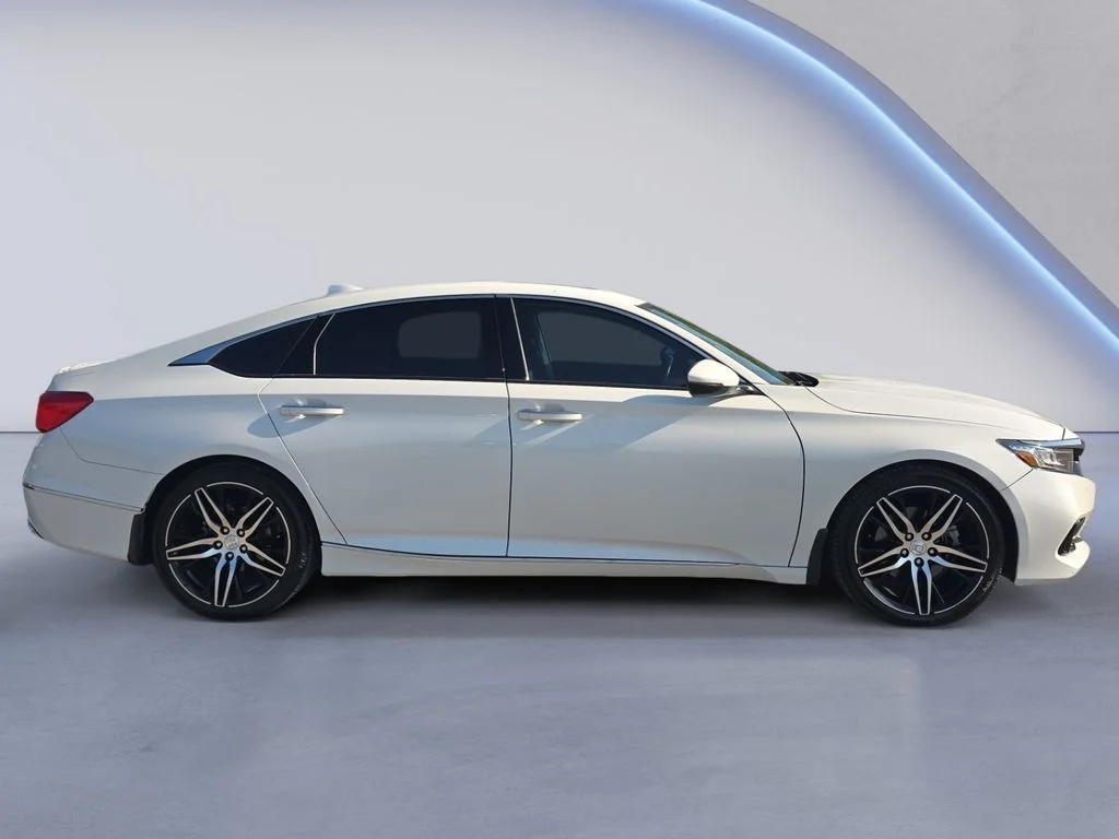 Used 2022 Platinum White Pearl Honda Touring image 7
