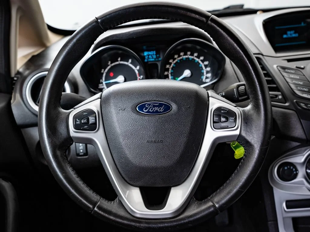 Used 2015 Race Red Ford SE image 36