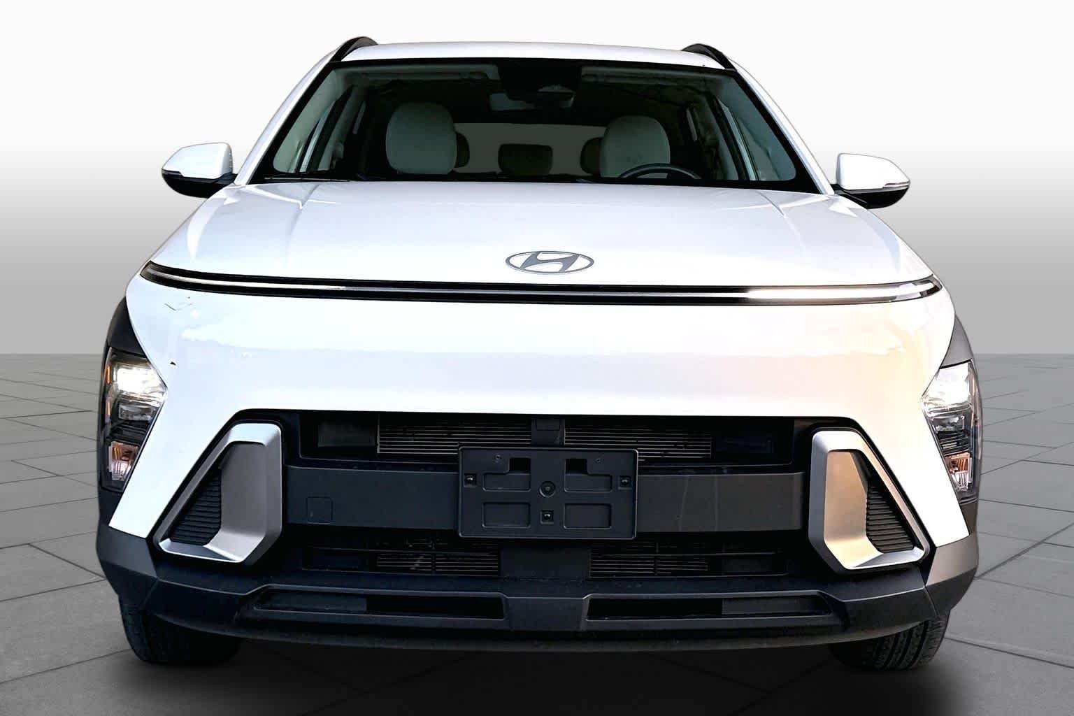 Used 2025 Atlas White Hyundai SEL image 4