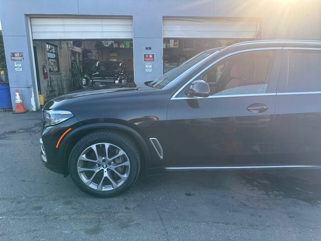 Used 2020 Black BMW xDrive50i image 8