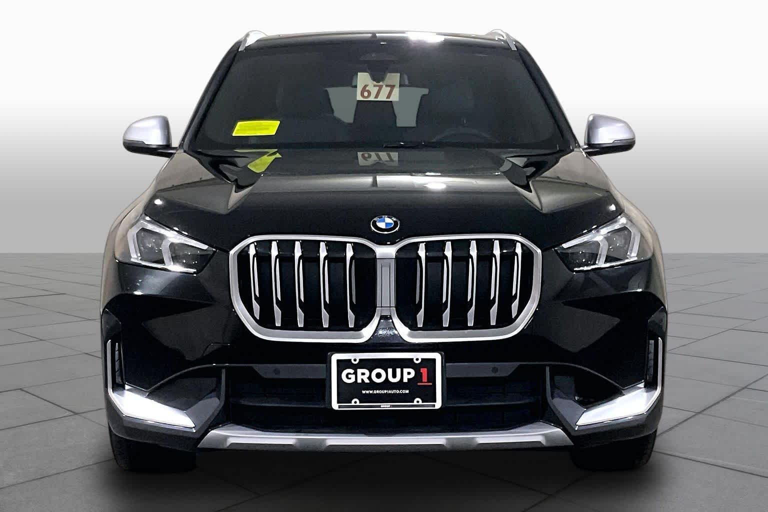 Used 2023 Jet Black BMW xDrive28i image 3