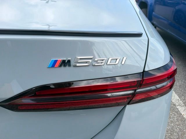 Used 2027 Gray BMW 530i image 6