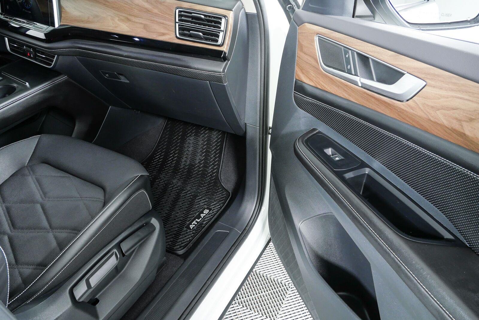2024 Volkswagen Atlas SE - Photo 23