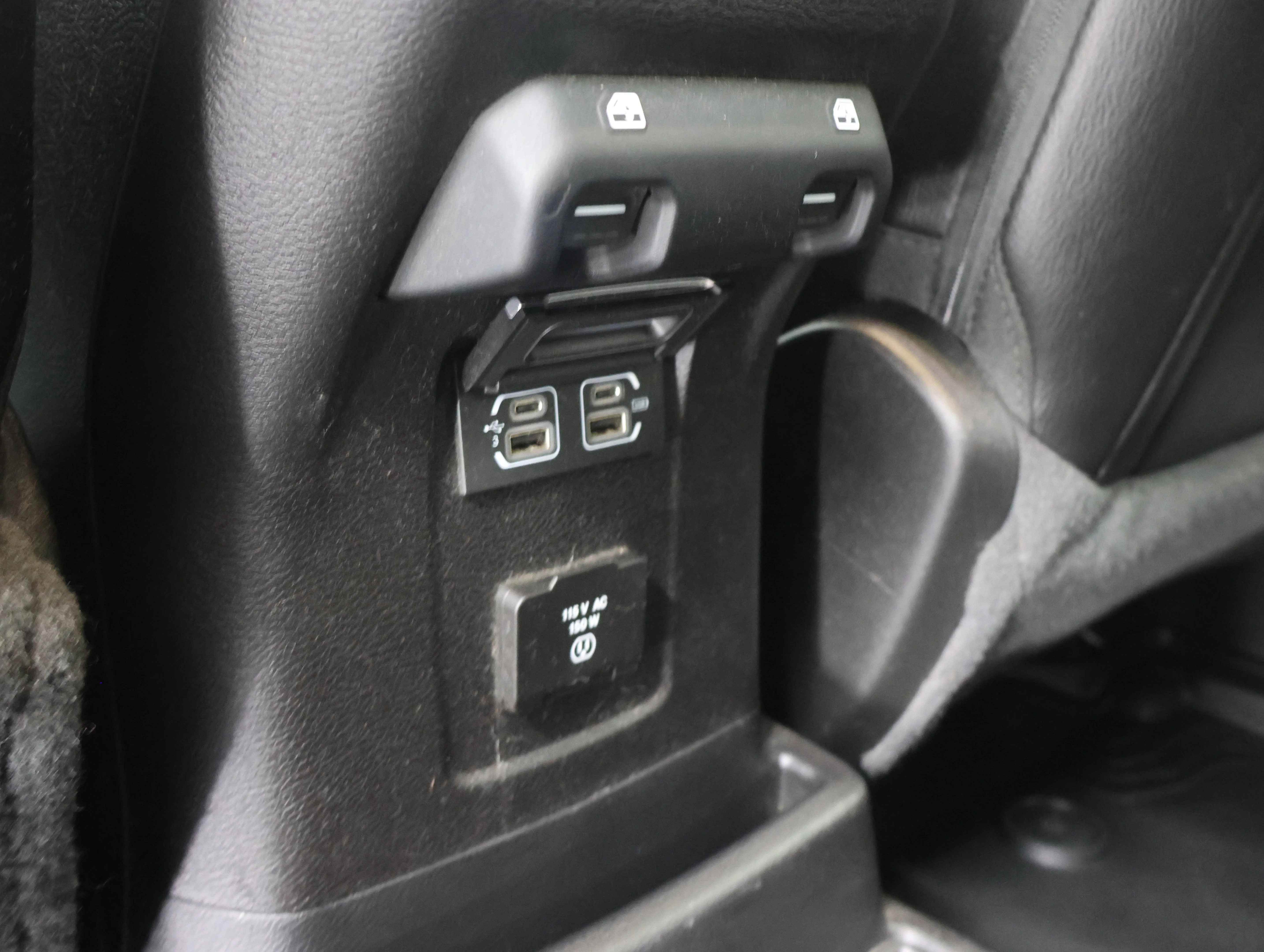 Used 2019 Bright White Clearcoat Jeep Unlimited Sahara image 33