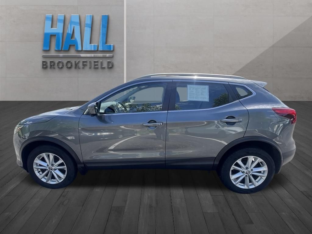 Used 2019 Gray Nissan SV image 2