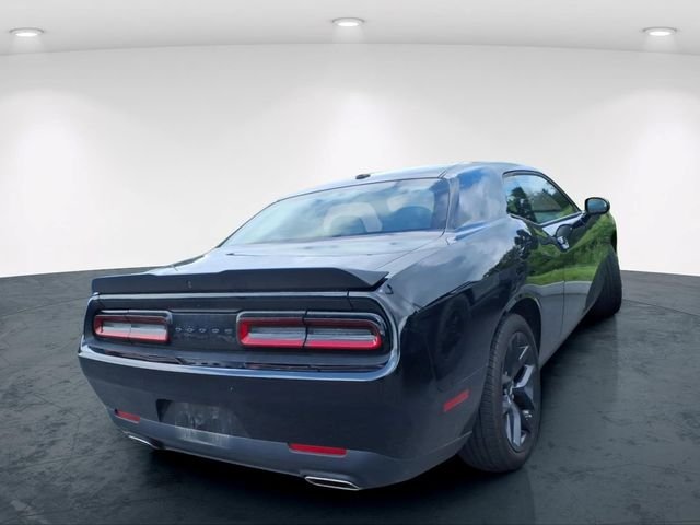 Used 2023 Black Dodge SXT image 11