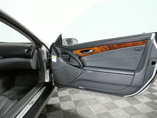 Used 2005  Mercedes-Benz SL 500 image 10