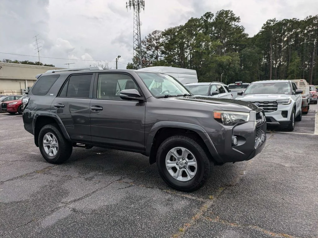 Used 2018 Magnetic Gray Metallic Toyota SR5 Premium image 2