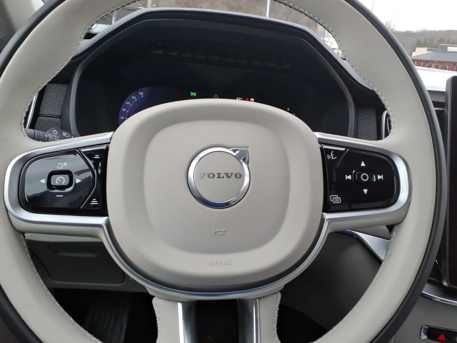 New 2026 Onyx Black Metallic Volvo Ultra Dark Theme image 11