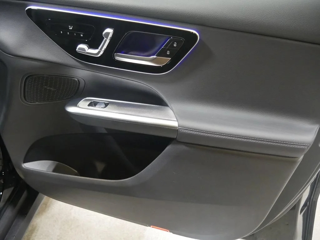 New 2026 Black Mercedes-Benz GLC 300 image 25