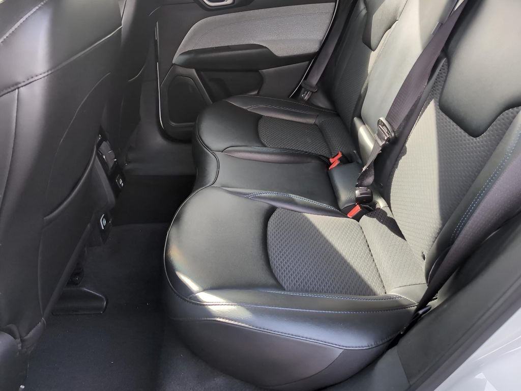 Used 2024 Bright White Clearcoat Jeep Latitude image 25