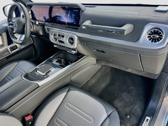 Certified Used 2025 Gray Mercedes-Benz G 580 image 31