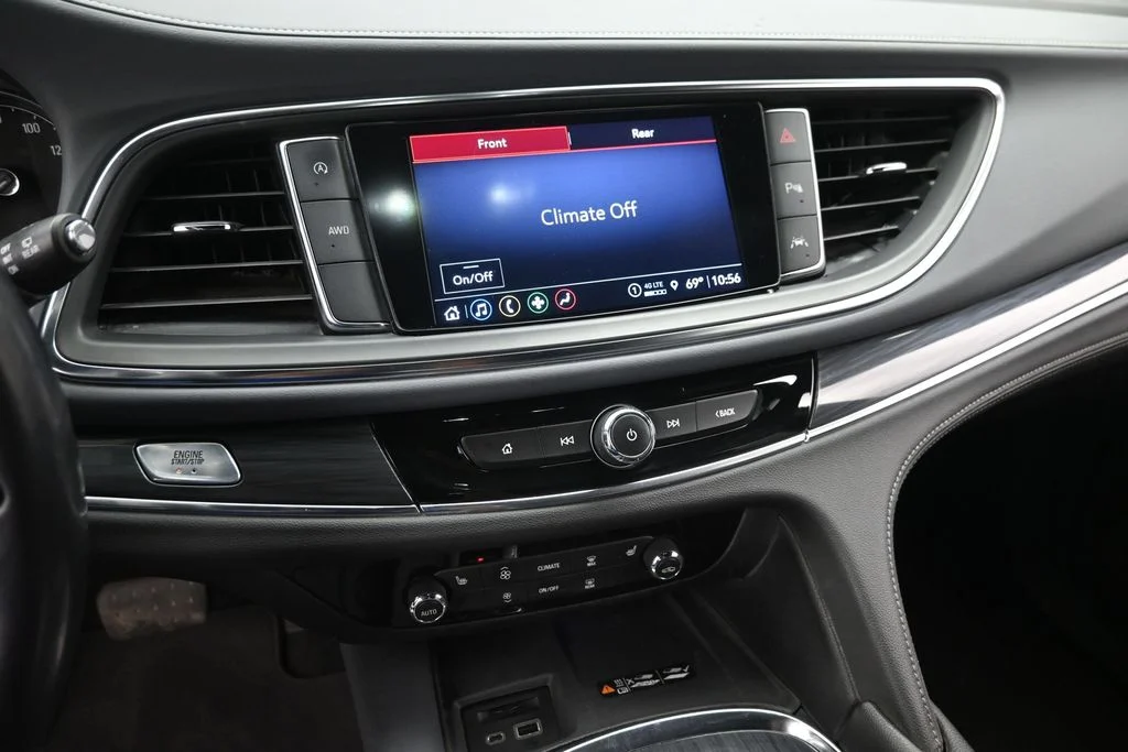 Used 2023 White Buick Essence image 21