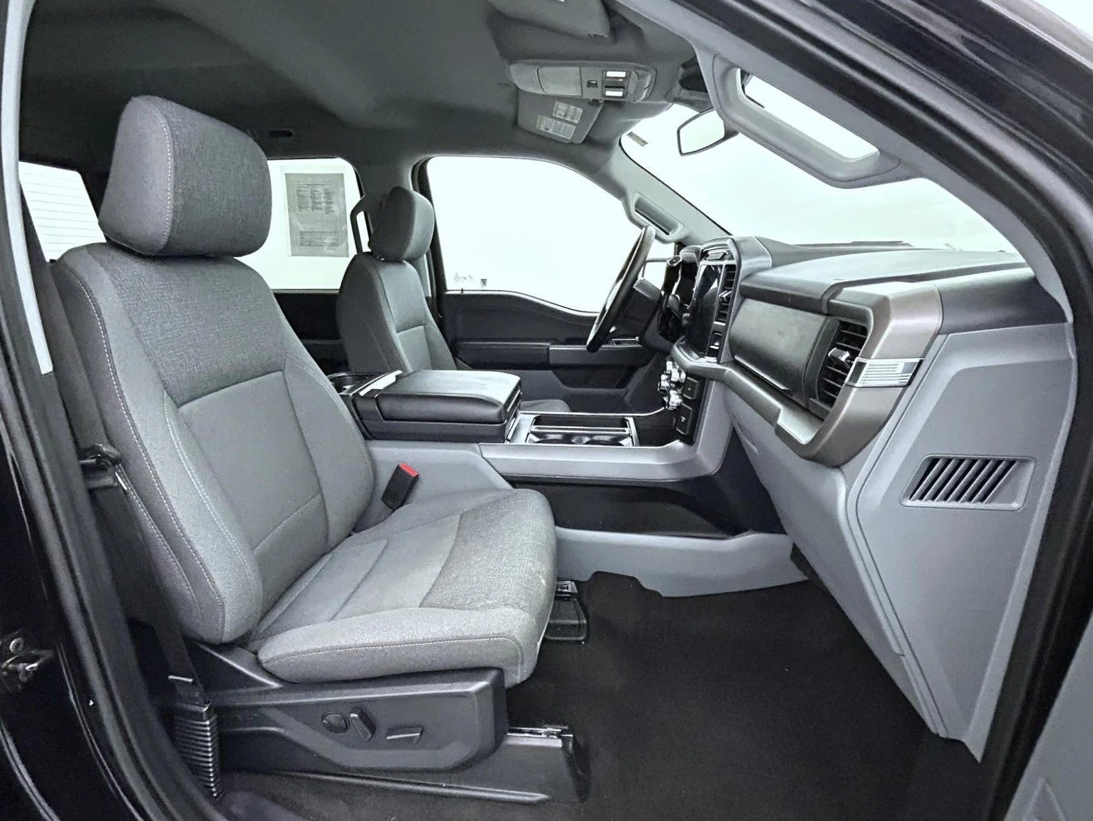 Used 2024 Black Ford XLT image 15