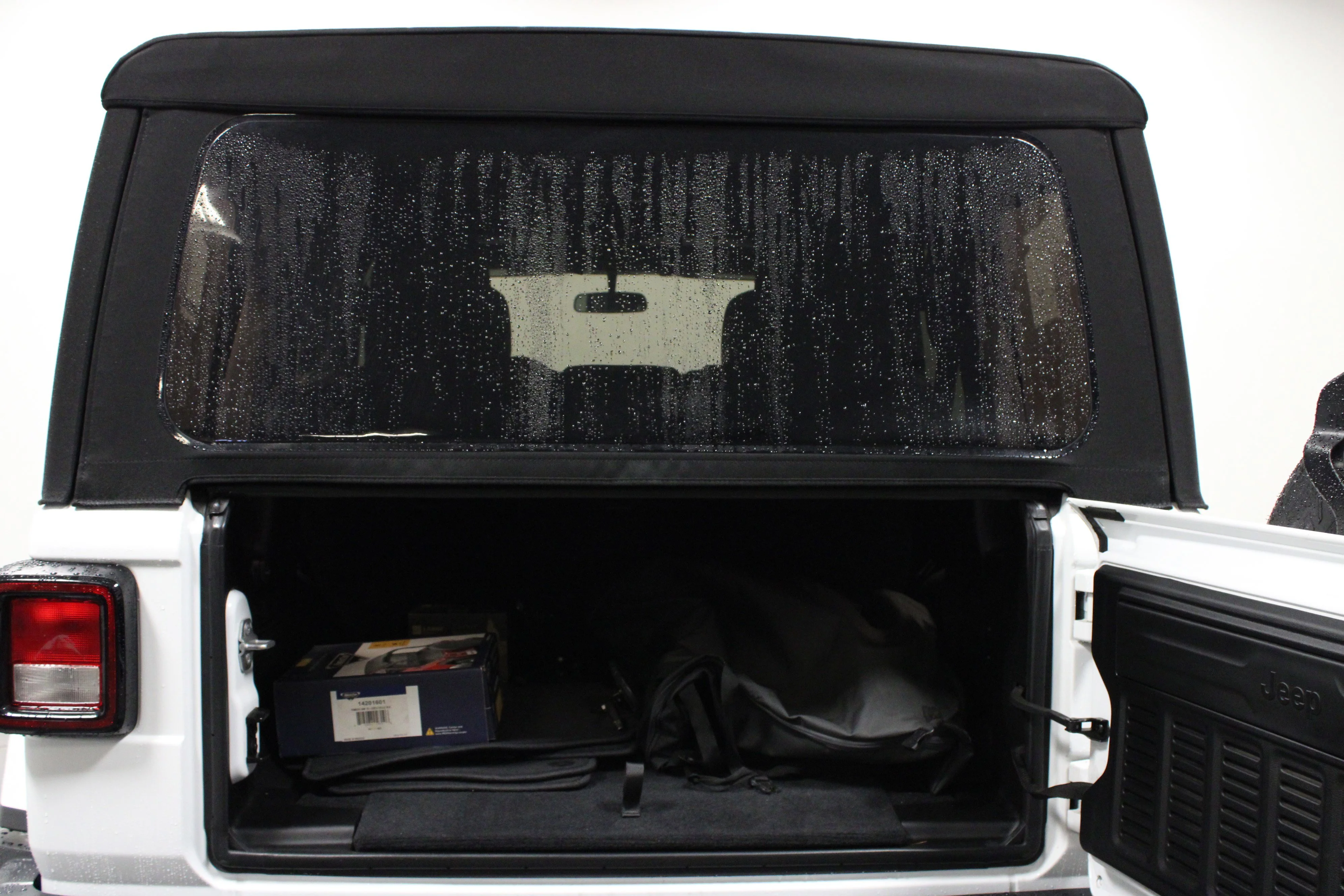 Used 2019 Bright White Clearcoat Jeep Sahara image 14