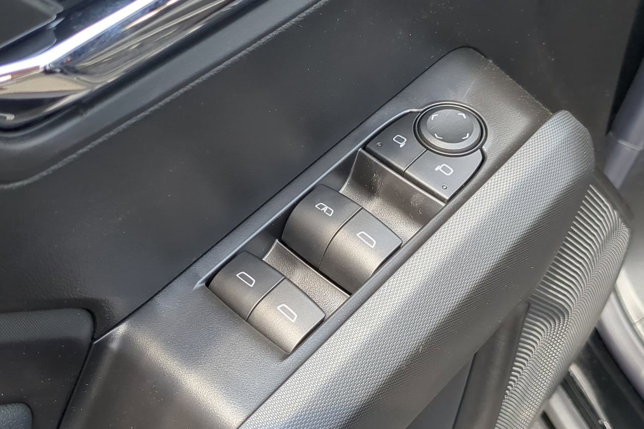 New 2026 Onyx Black GMC Elevation image 23