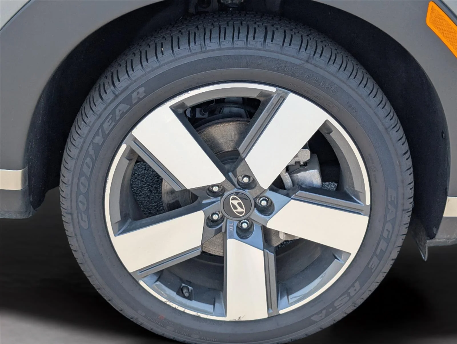 Used 2025 Hampton Gray Hyundai Limited image 43