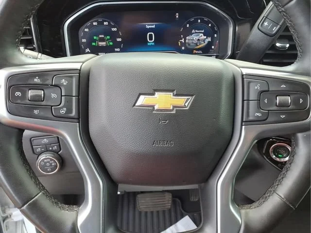 Used 2025 Summit White Chevrolet LT image 12