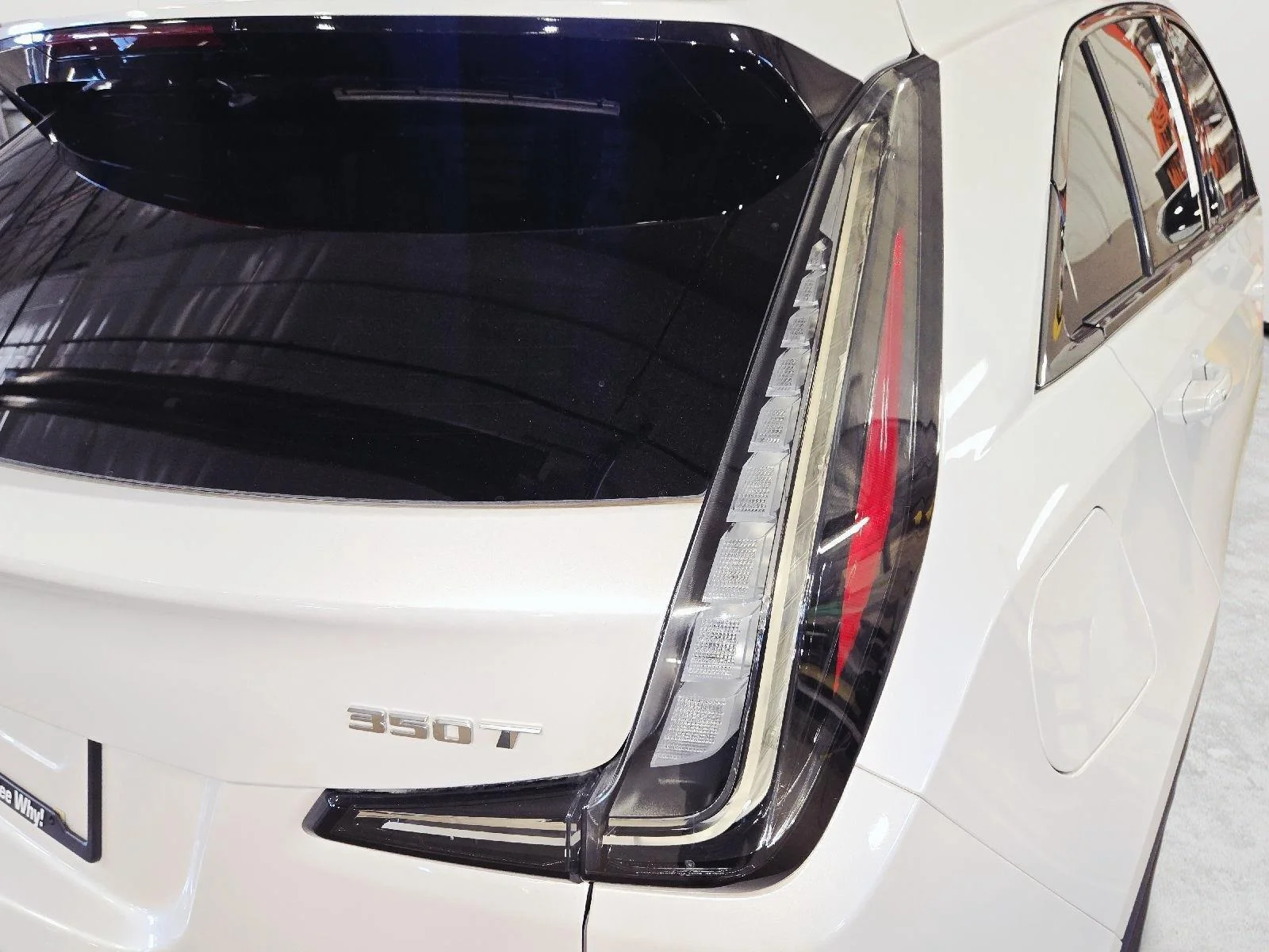 Used 2021 Crystal White Tricoat Cadillac AWD Sport image 17