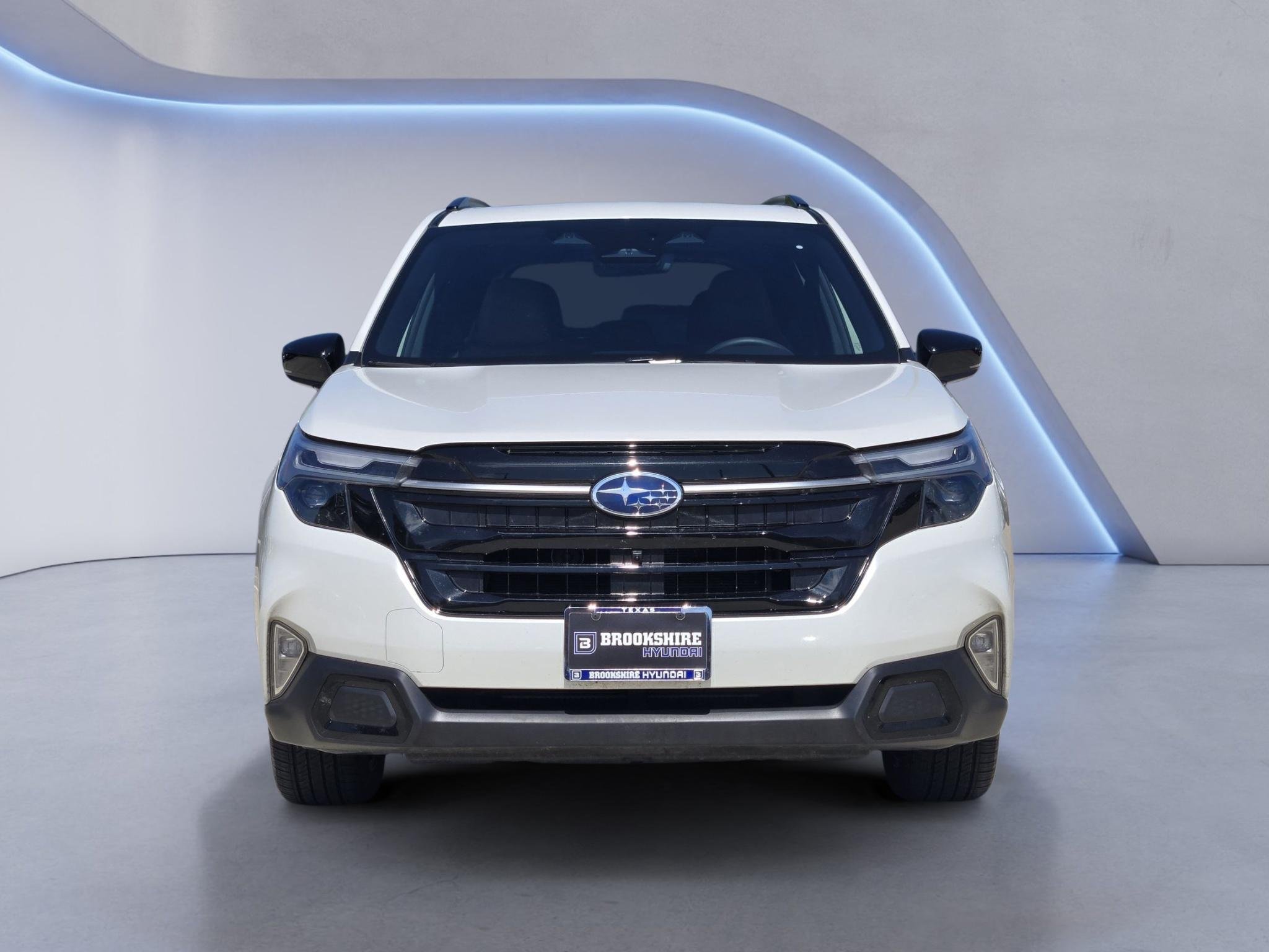 Used 2025 Crystal White Pearl Subaru Touring image 2
