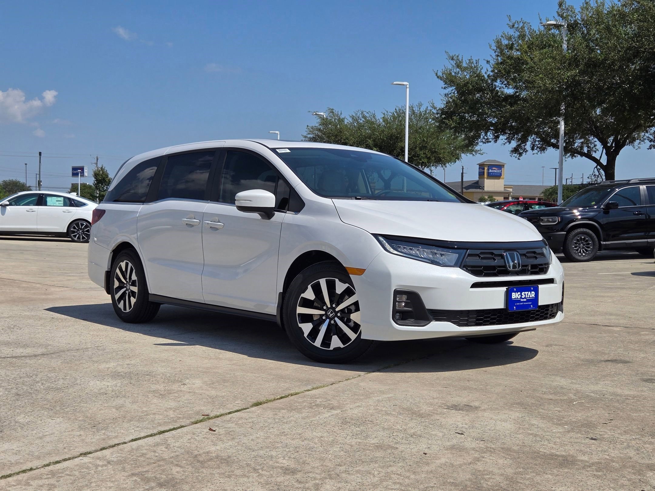 New 2026 Platinum White Pearl Honda EX-L image 2