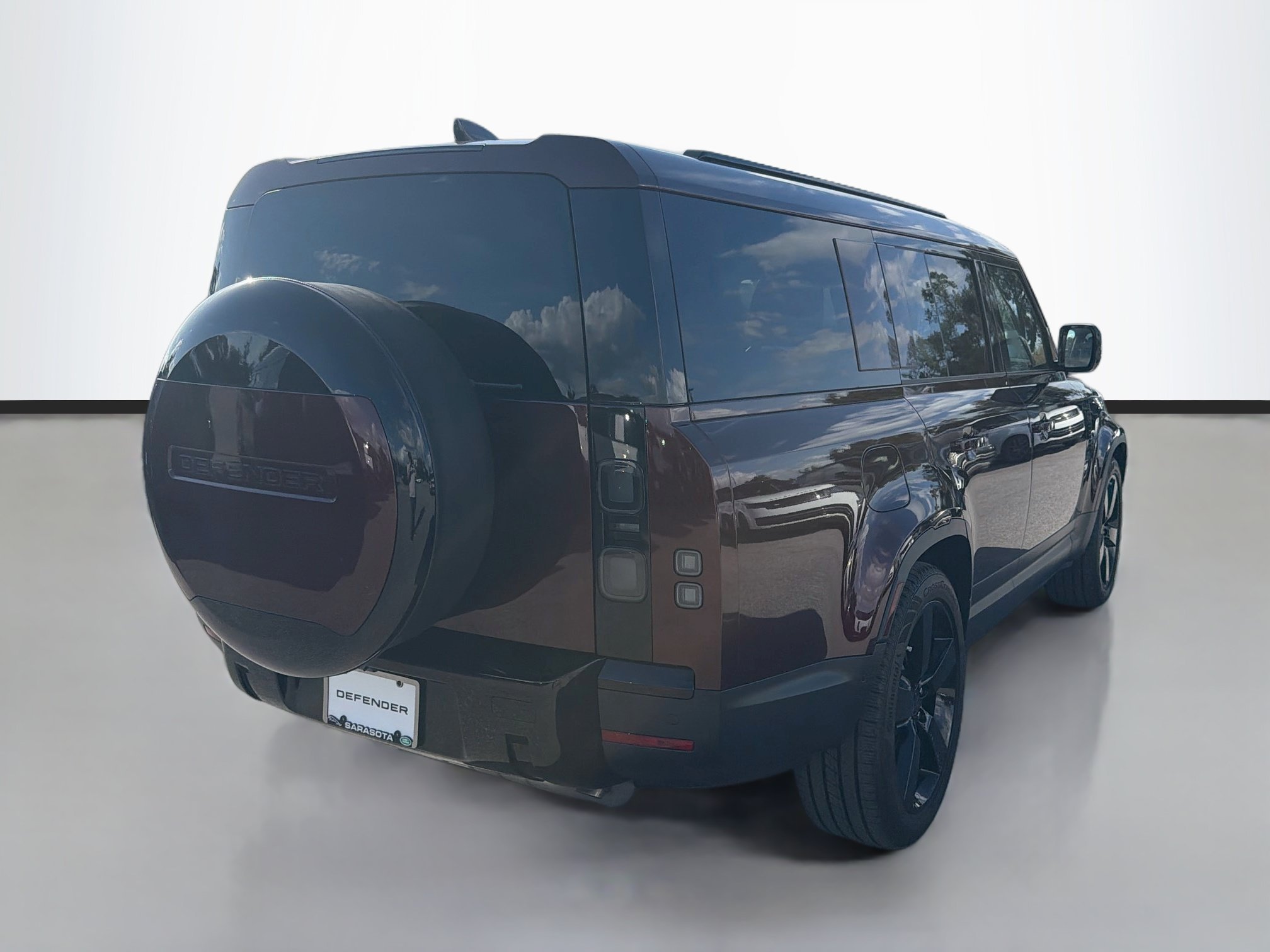Used 2026 Sedona Red Metallic Land Rover S image 5